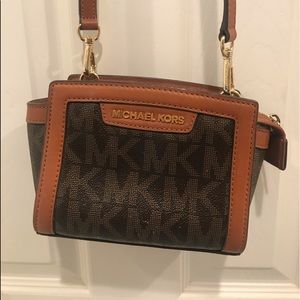 Michael Kors Classic Mini Crossbody Purse